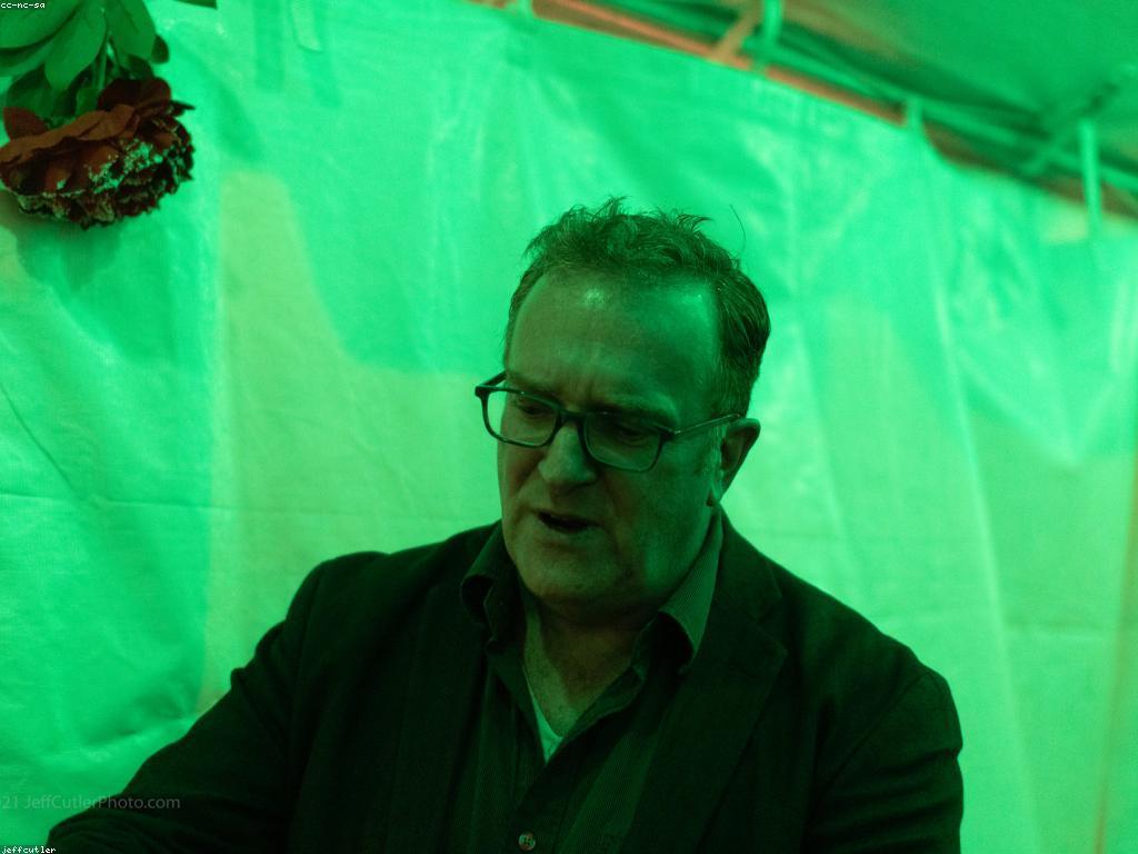 ផលប៉ះពាល់នៃប្រព័ន្ធផ្សព្វផ្សាយទៅលើសង្គម